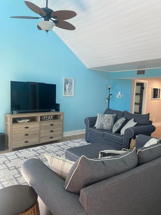 В аренду: $6,200 (2 спален, 2 ванн, 1200 Квадратных фут)