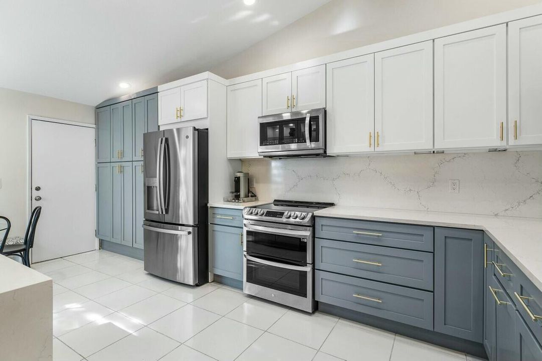 For Sale: $474,500 (2 beds, 2 baths, 1654 Square Feet)