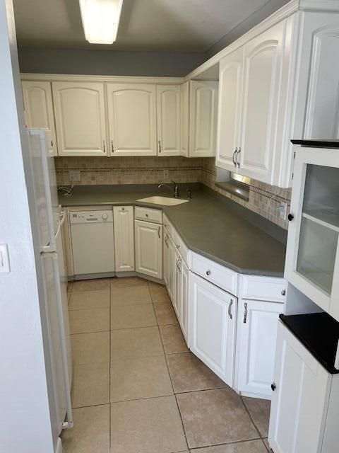 For Rent: $1,650 (2 beds, 1 baths, 903 Square Feet)