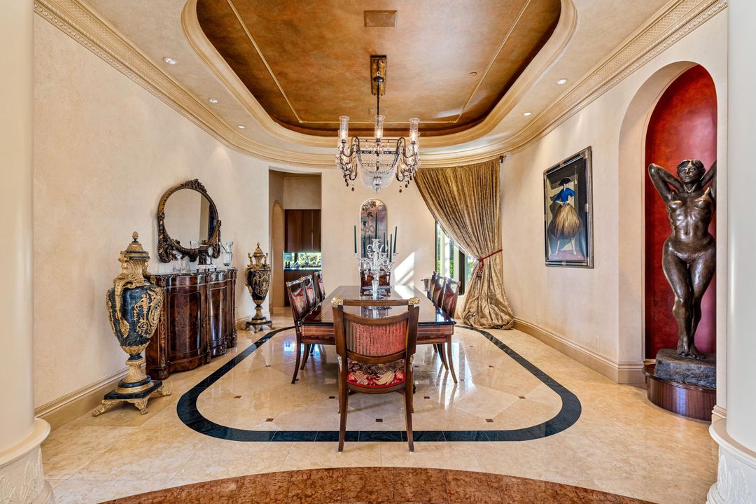 For Sale: $9,950,000 (5 beds, 6 baths, 9887 Square Feet)