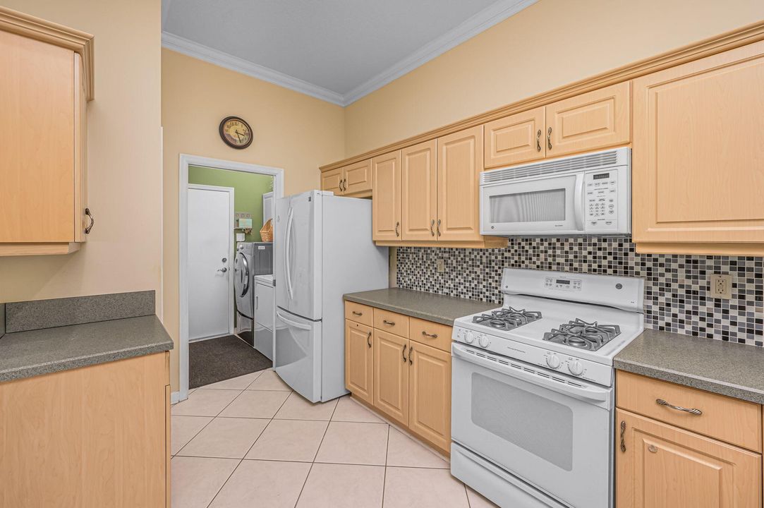 For Sale: $429,900 (2 beds, 2 baths, 2018 Square Feet)