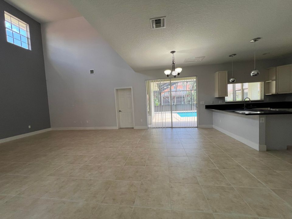 For Rent: $3,600 (4 beds, 2 baths, 2219 Square Feet)