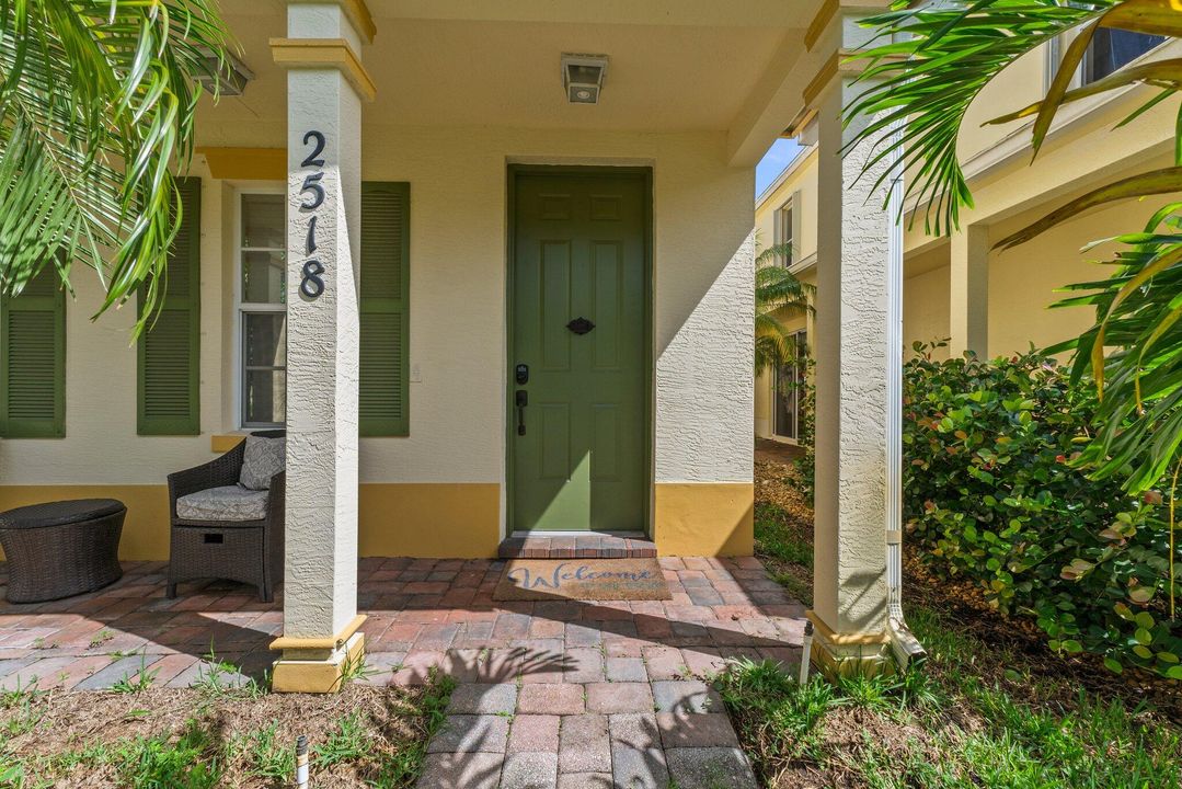 For Sale: $322,500 (3 beds, 2 baths, 1590 Square Feet)