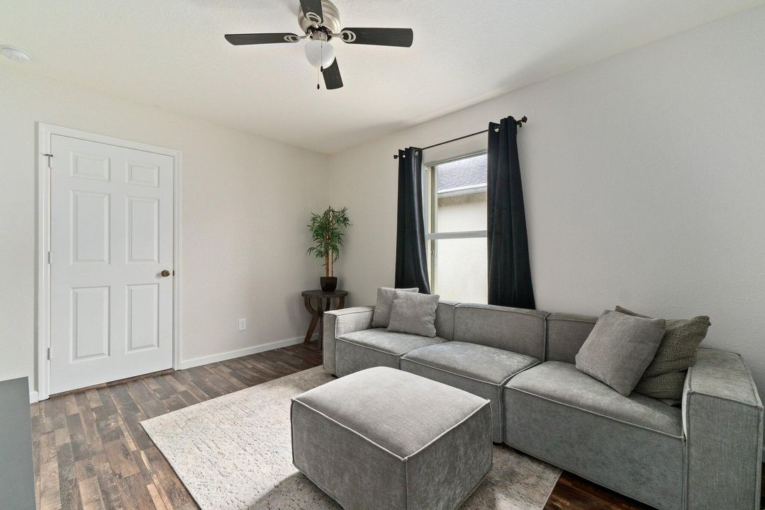 For Sale: $322,500 (3 beds, 2 baths, 1590 Square Feet)