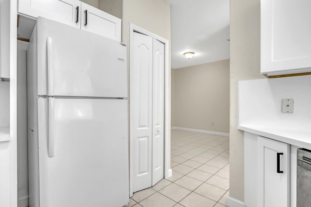 For Sale: $329,900 (3 beds, 3 baths, 1701 Square Feet)