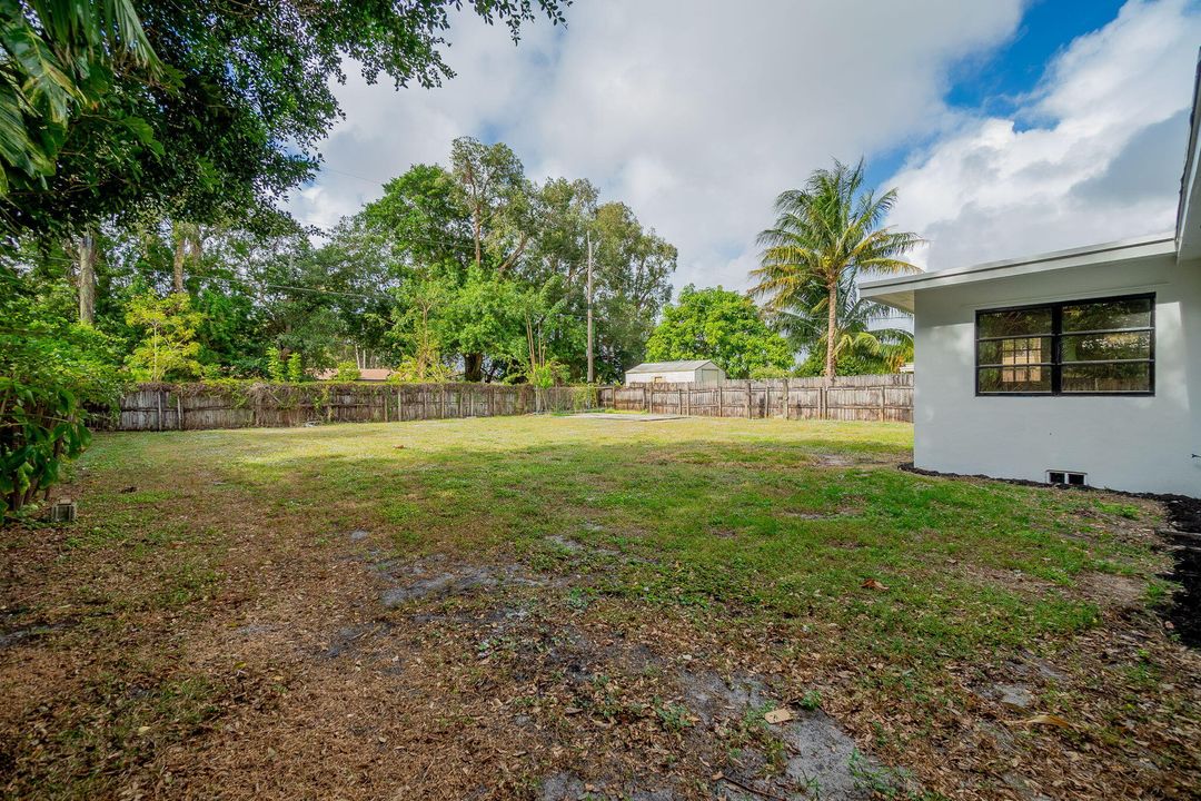 For Sale: $455,000 (3 beds, 2 baths, 880 Square Feet)