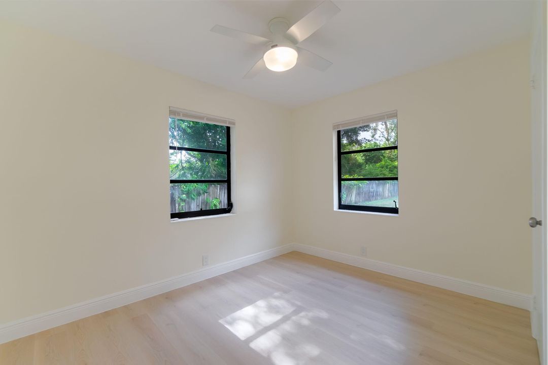 For Sale: $455,000 (3 beds, 2 baths, 880 Square Feet)