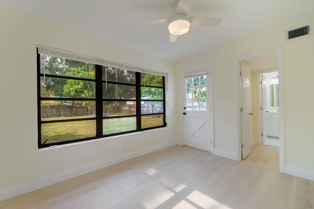 For Sale: $455,000 (3 beds, 2 baths, 880 Square Feet)