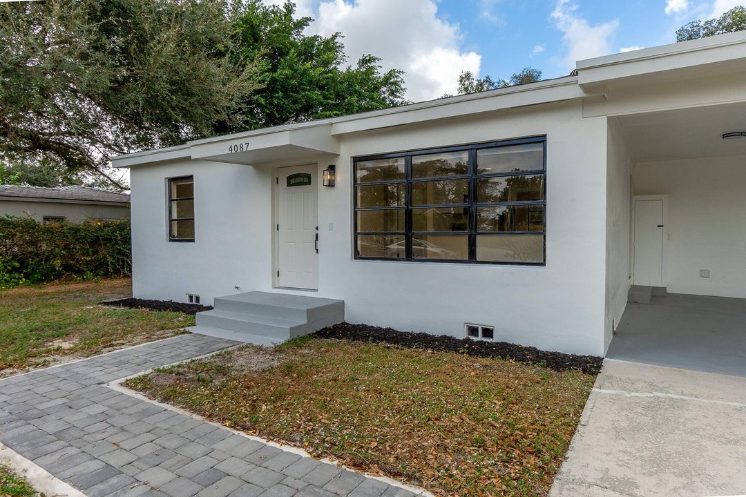 For Sale: $455,000 (3 beds, 2 baths, 880 Square Feet)