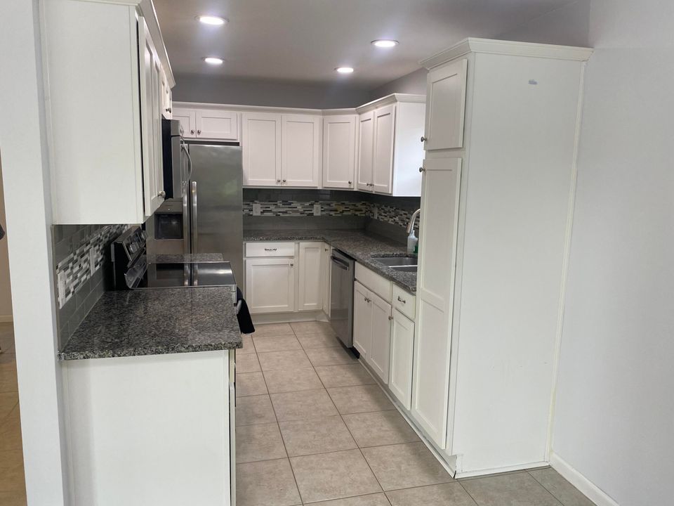 For Rent: $3,200 (3 beds, 2 baths, 1325 Square Feet)