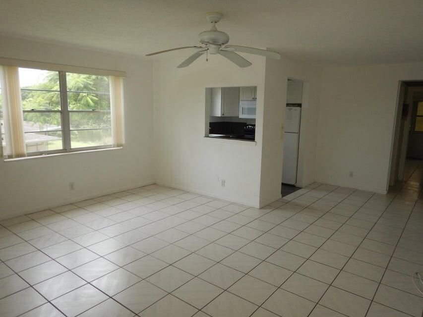 For Rent: $1,350 (1 beds, 1 baths, 646 Square Feet)