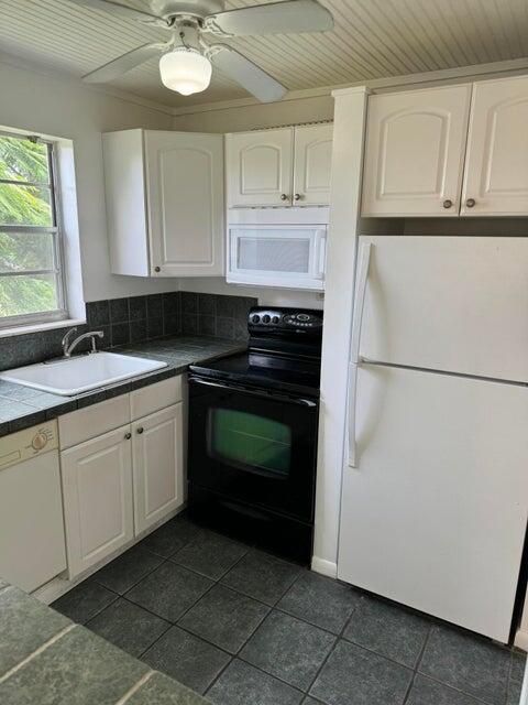 For Rent: $1,350 (1 beds, 1 baths, 646 Square Feet)