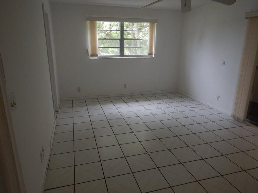 For Rent: $1,350 (1 beds, 1 baths, 646 Square Feet)