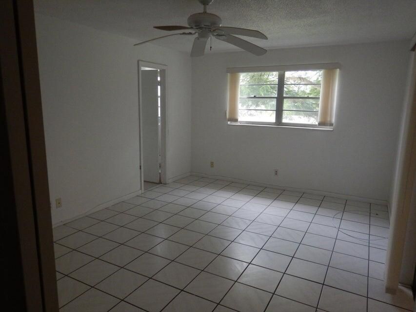 For Rent: $1,350 (1 beds, 1 baths, 646 Square Feet)