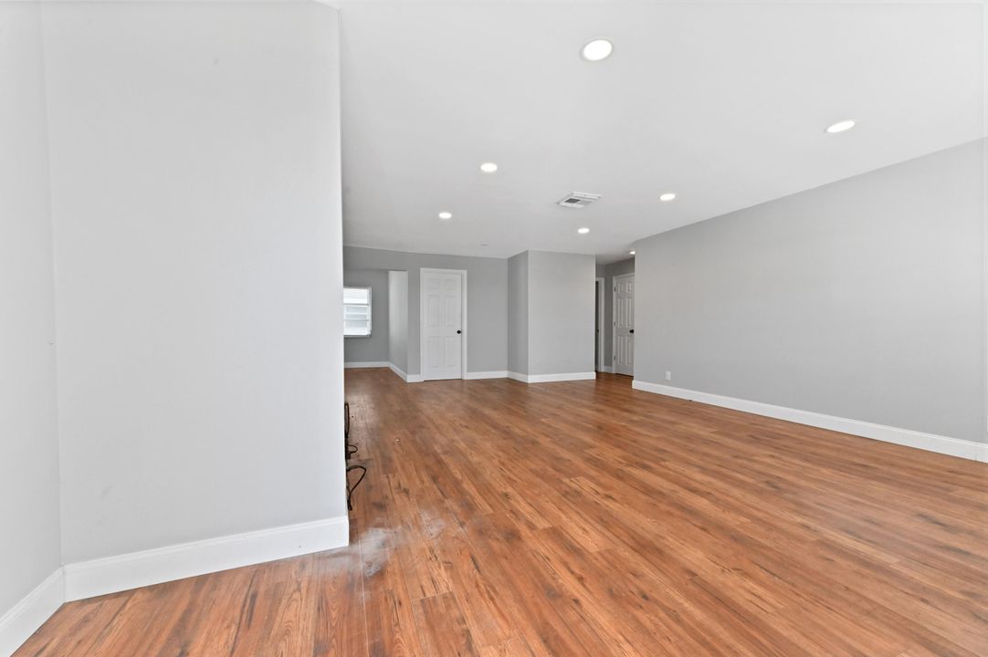 For Sale: $379,900 (3 beds, 2 baths, 1428 Square Feet)