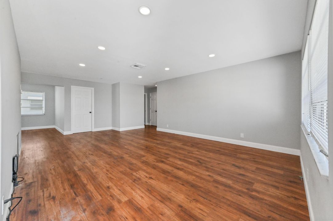 For Sale: $379,900 (3 beds, 2 baths, 1428 Square Feet)