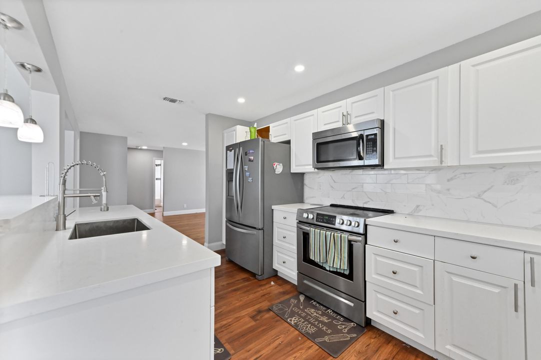 For Sale: $379,900 (3 beds, 2 baths, 1428 Square Feet)