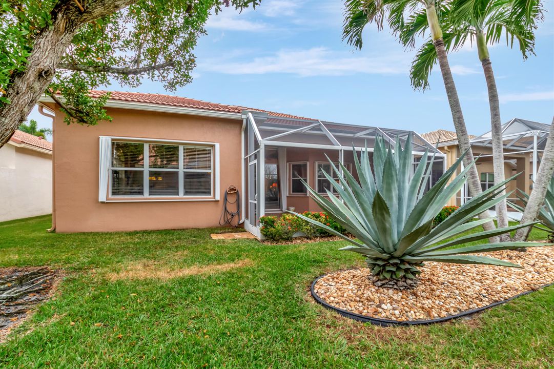 For Sale: $560,000 (3 beds, 2 baths, 2113 Square Feet)