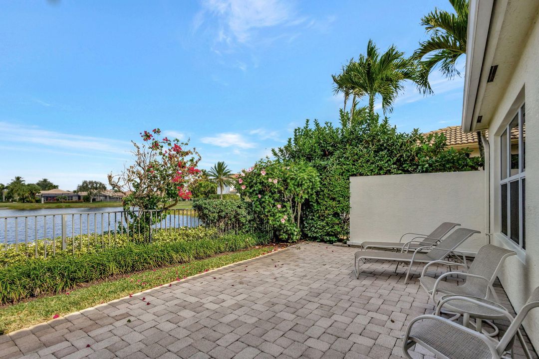 For Sale: $879,900 (4 beds, 2 baths, 2286 Square Feet)