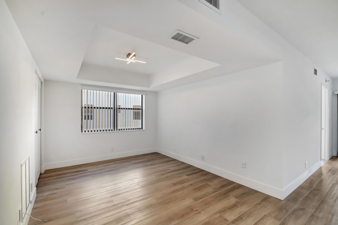 For Sale: $275,000 (3 beds, 2 baths, 1196 Square Feet)