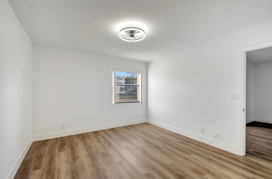 For Sale: $275,000 (3 beds, 2 baths, 1196 Square Feet)