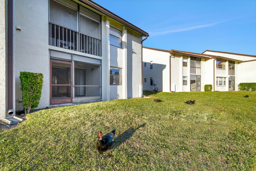 For Sale: $275,000 (3 beds, 2 baths, 1196 Square Feet)