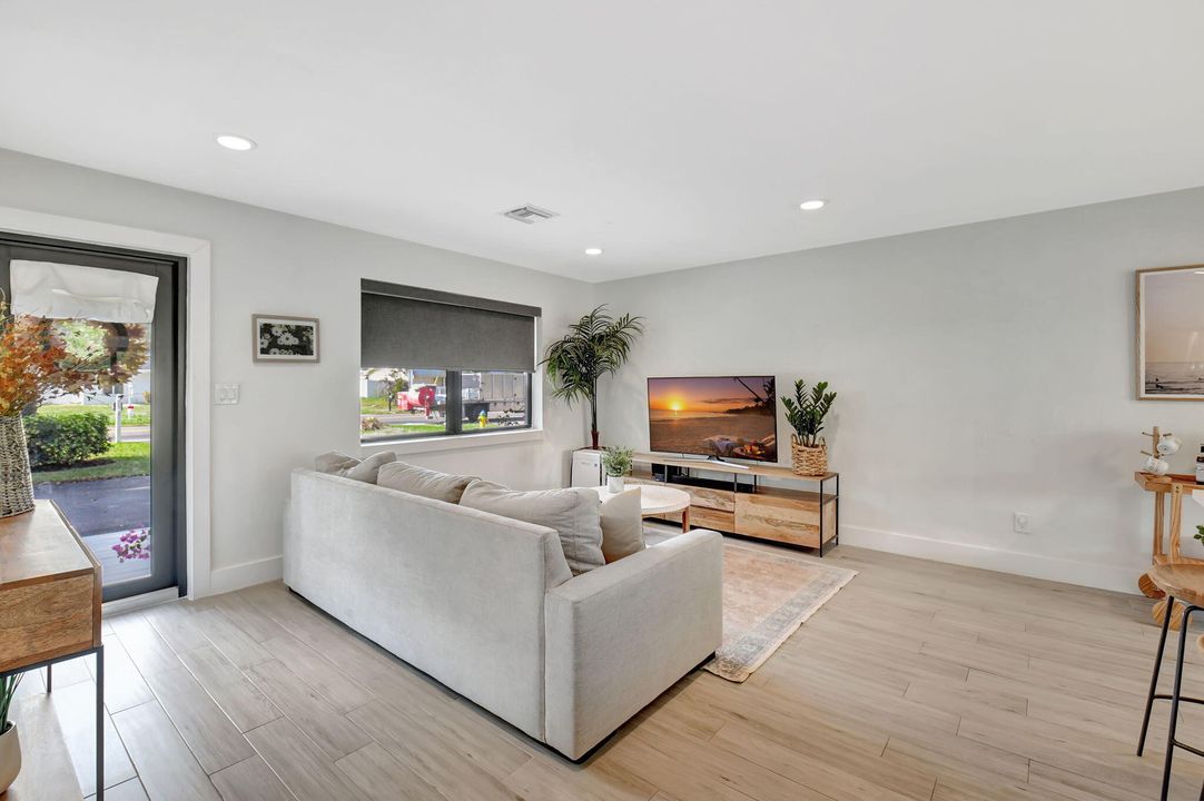 For Sale: $635,000 (3 beds, 2 baths, 1412 Square Feet)