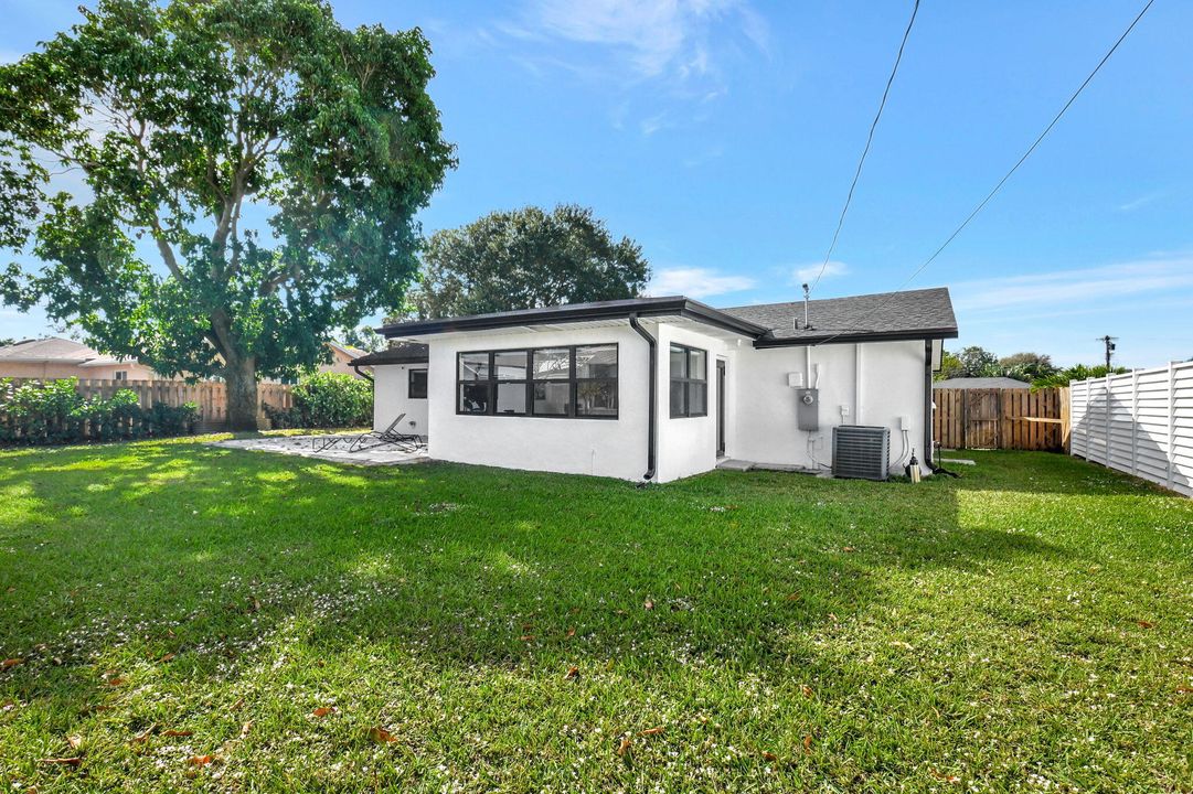 For Sale: $635,000 (3 beds, 2 baths, 1412 Square Feet)