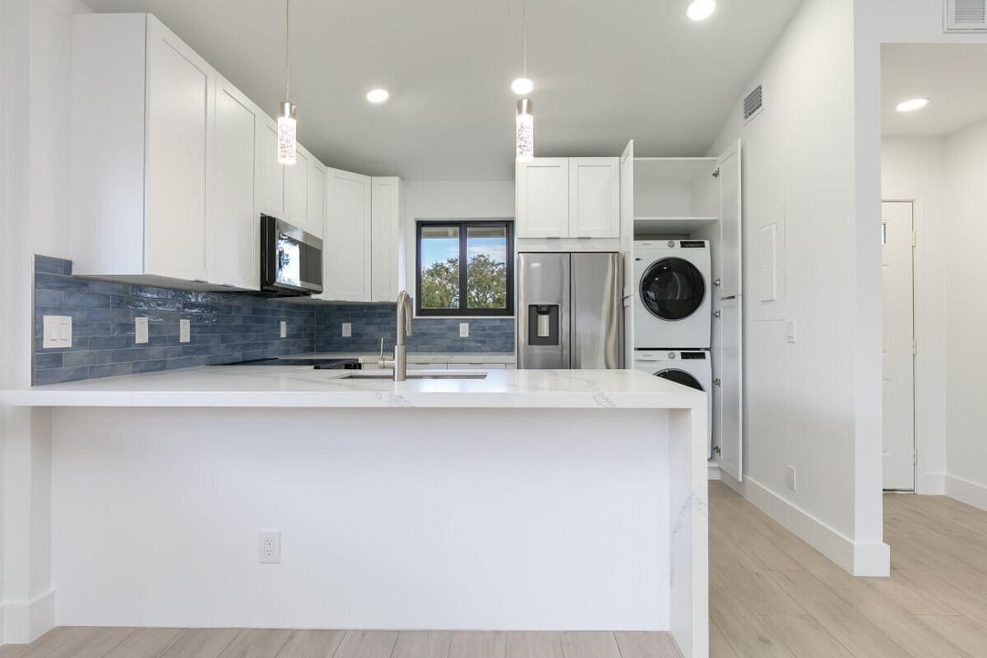 For Sale: $527,000 (2 beds, 2 baths, 1135 Square Feet)