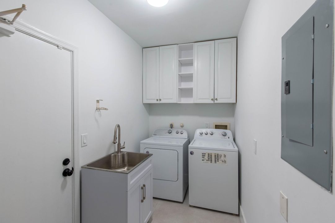 For Sale: $525,000 (3 beds, 2 baths, 2098 Square Feet)