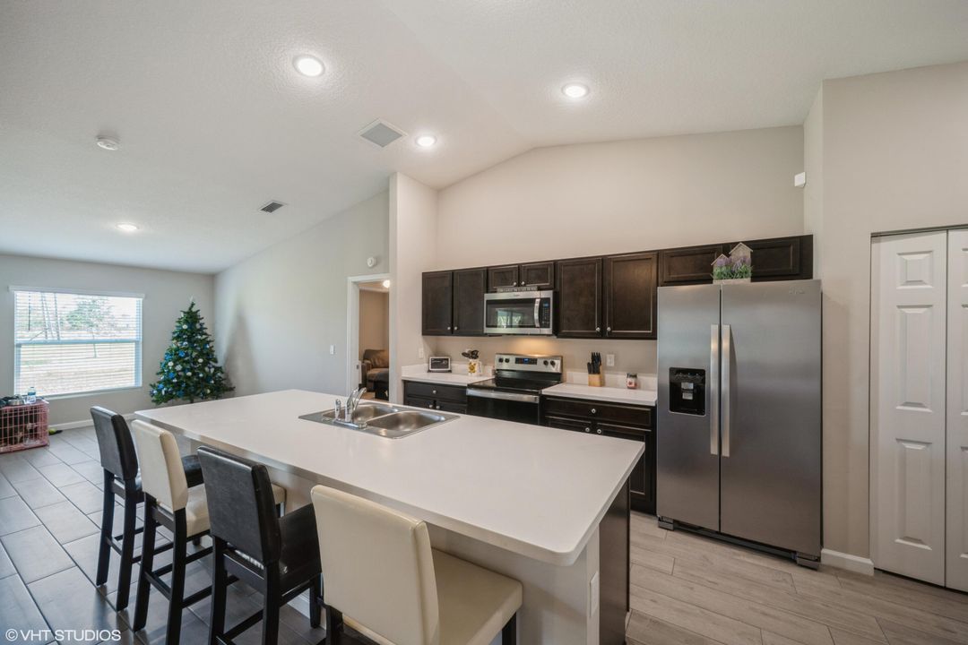 For Sale: $424,900 (4 beds, 2 baths, 1915 Square Feet)