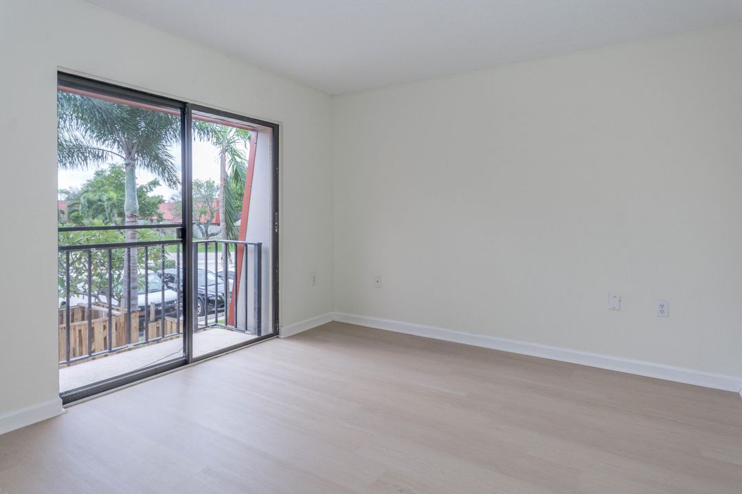 For Sale: $335,000 (2 beds, 2 baths, 1184 Square Feet)