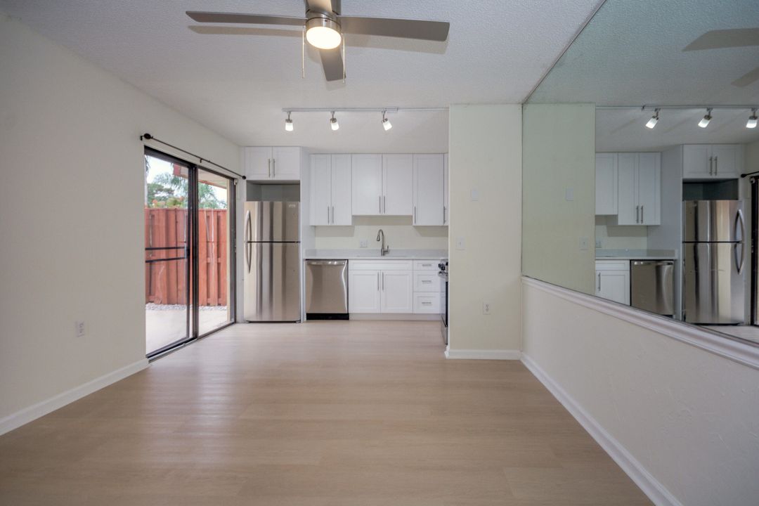 For Sale: $335,000 (2 beds, 2 baths, 1184 Square Feet)