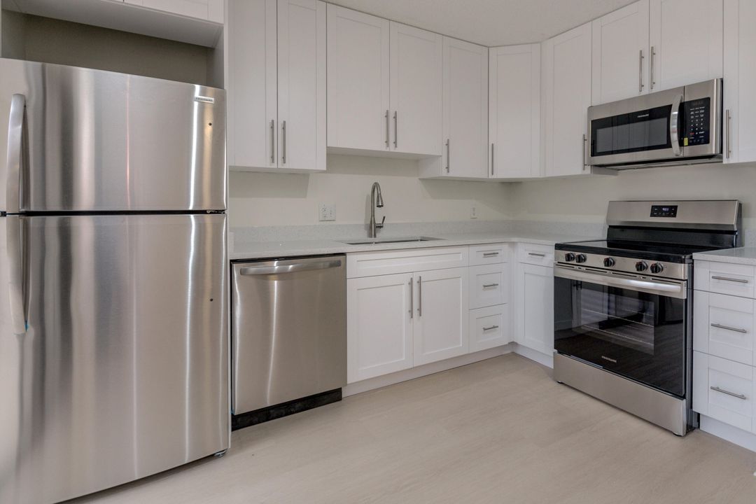 For Sale: $335,000 (2 beds, 2 baths, 1184 Square Feet)