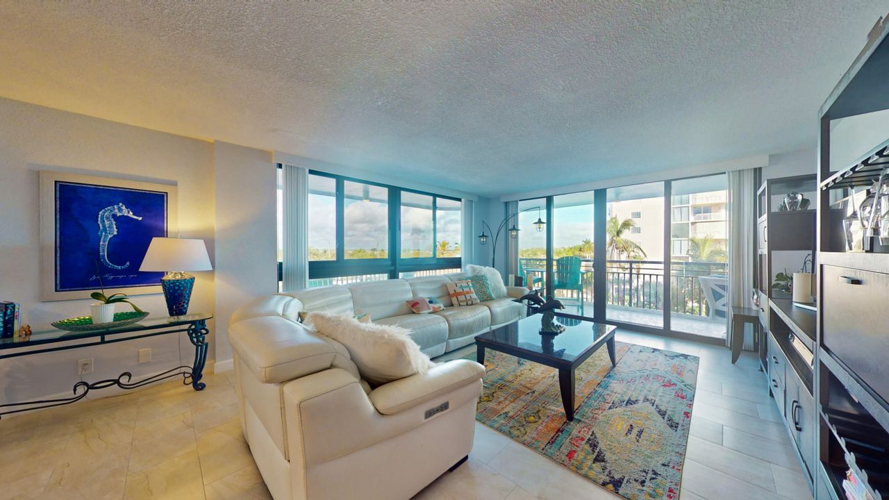 For Sale: $550,000 (2 beds, 2 baths, 1630 Square Feet)