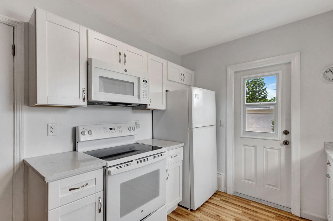 For Sale: $787,000 (3 beds, 1 baths, 1315 Square Feet)