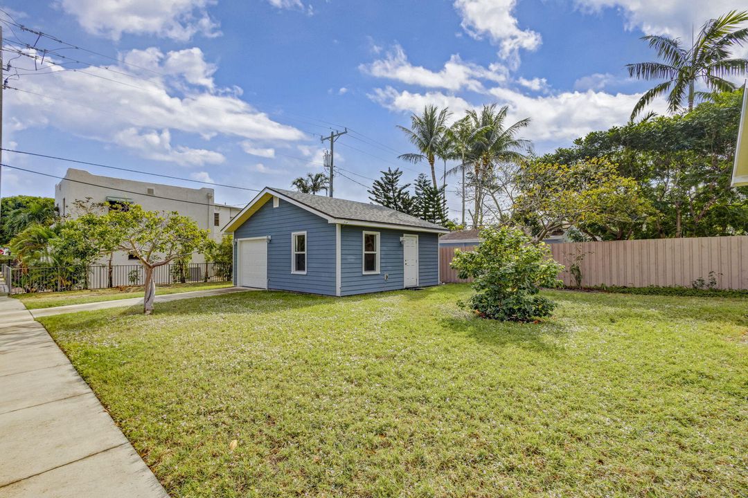 For Sale: $787,000 (3 beds, 1 baths, 1315 Square Feet)