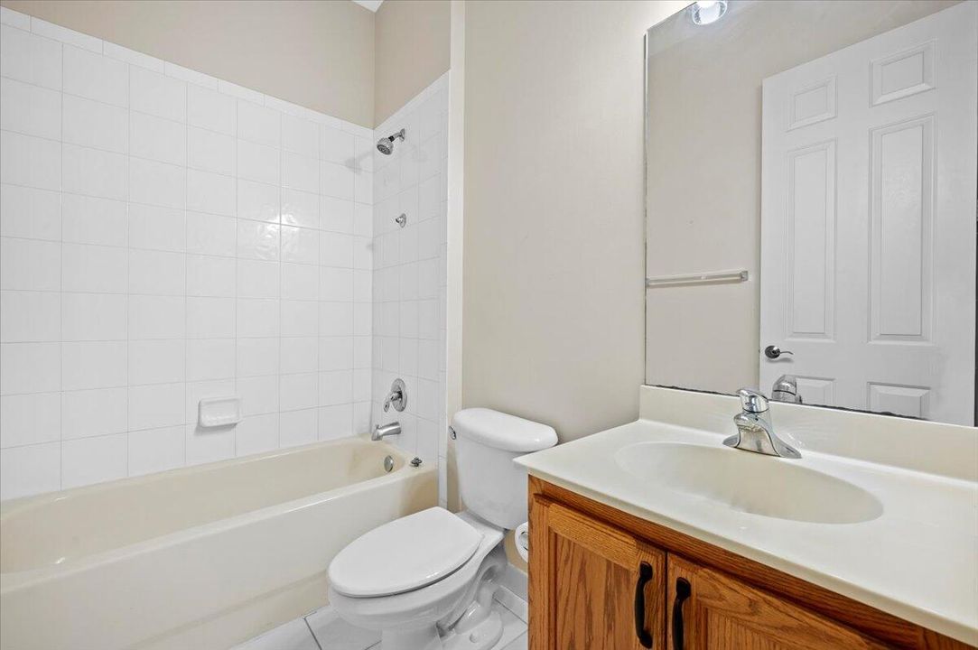 For Rent: $2,700 (2 beds, 2 baths, 1357 Square Feet)