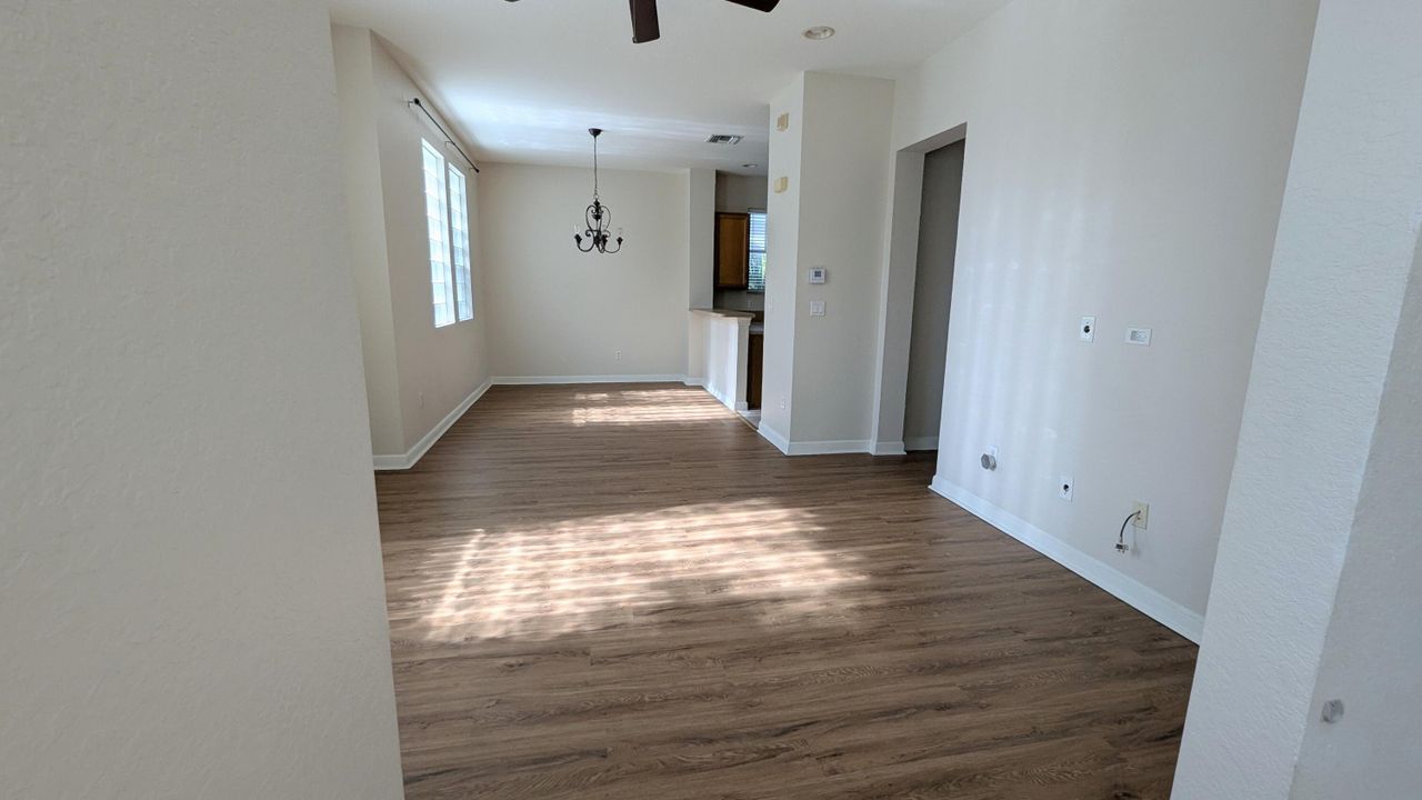 For Rent: $2,700 (2 beds, 2 baths, 1357 Square Feet)