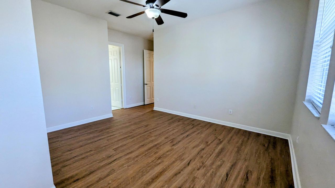 For Rent: $2,700 (2 beds, 2 baths, 1357 Square Feet)