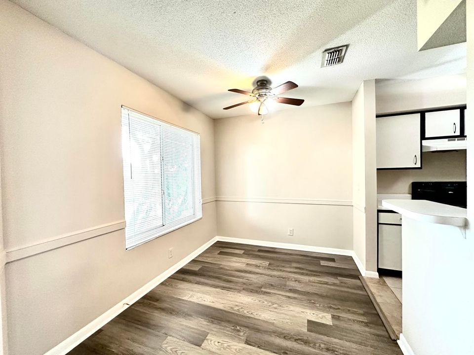 For Sale: $185,000 (1 beds, 1 baths, 768 Square Feet)