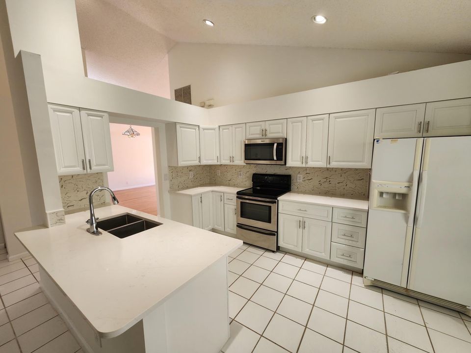 For Sale: $519,900 (3 beds, 2 baths, 1673 Square Feet)