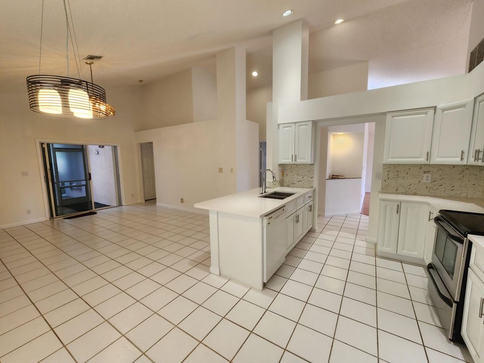 For Sale: $519,900 (3 beds, 2 baths, 1673 Square Feet)