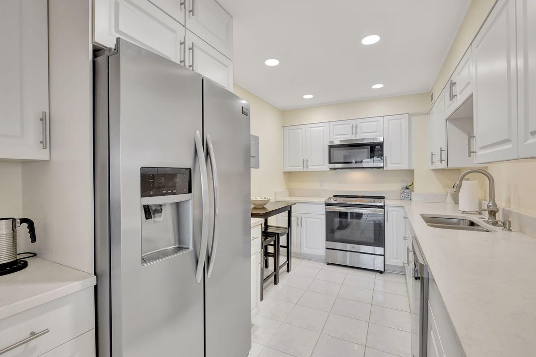 For Sale: $850,000 (2 beds, 2 baths, 1670 Square Feet)