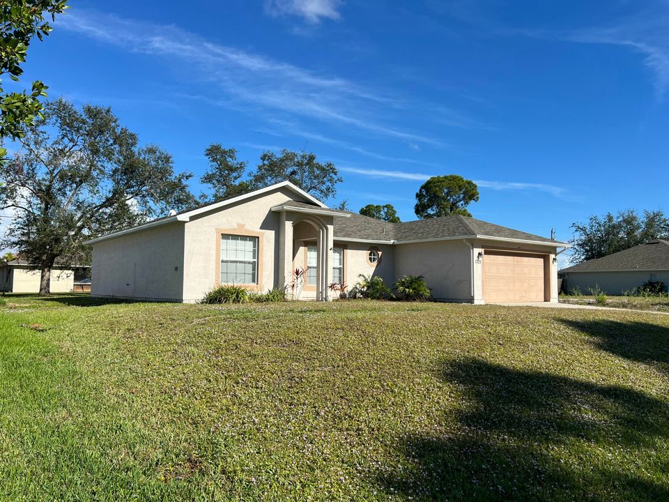 For Sale: $374,900 (3 beds, 2 baths, 1594 Square Feet)