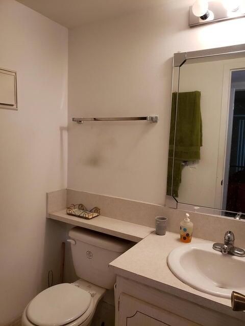 For Sale: $150,000 (2 beds, 1 baths, 840 Square Feet)