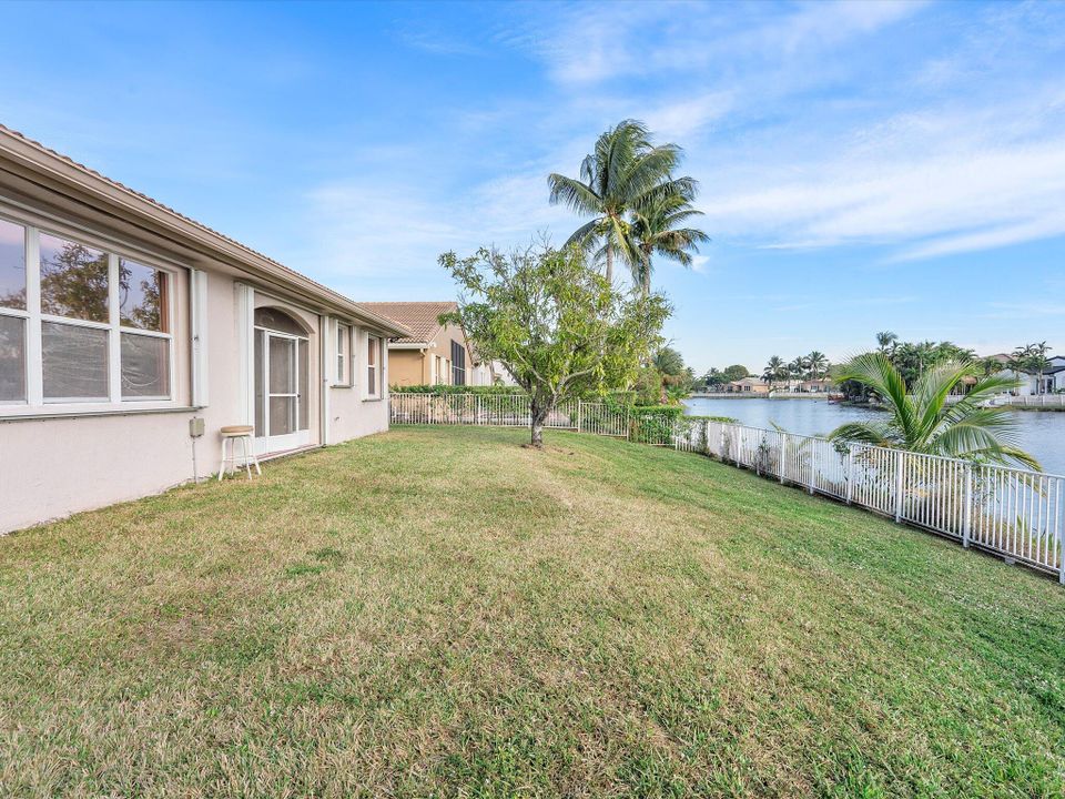 For Sale: $860,000 (3 beds, 2 baths, 2280 Square Feet)