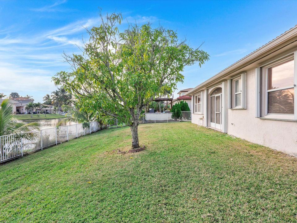 For Sale: $860,000 (3 beds, 2 baths, 2280 Square Feet)