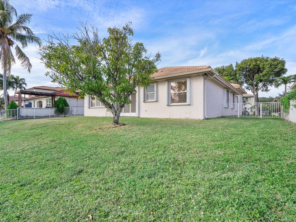 For Sale: $860,000 (3 beds, 2 baths, 2280 Square Feet)