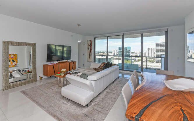 For Sale: $1,495,000 (2 beds, 2 baths, 1501 Square Feet)